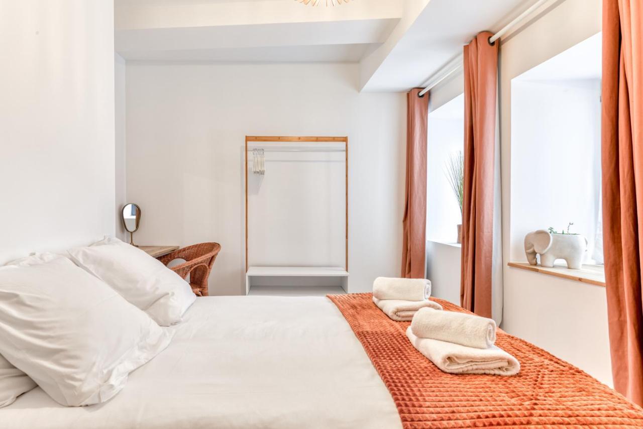 Les Gites De Laure - L'Or Blanc, Appartement Avec Vue Sur Le Chateau, Climatisation, Netflix, A 160 M De La Cite Medievale Carcassone Exterior photo